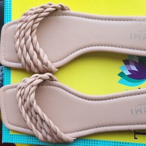 Peach twisted sandles